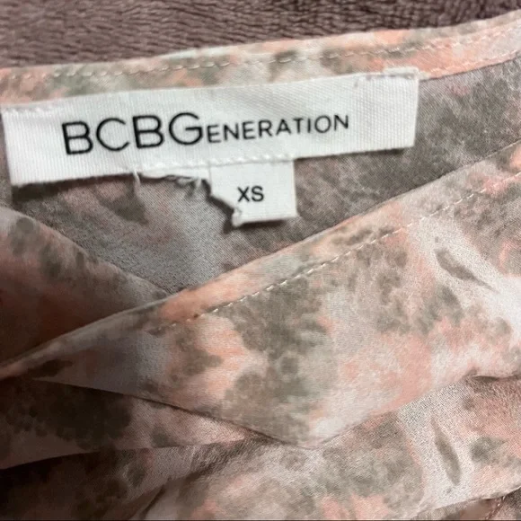 BCBGeneration Lena Blush Pink Aztec
Print Woven Open Back Tank Top Size xs - Picture 4 of 5